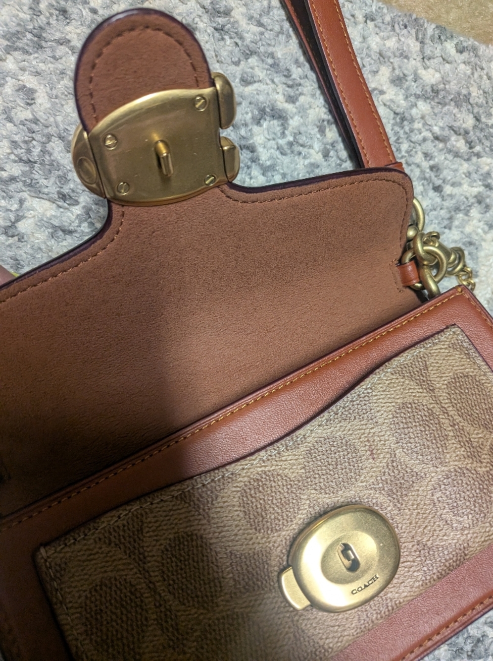 The Coach Tabby Chain Crossbody Wristlet BRAND NEW W/ Dust Bag - Picture 3 of 16